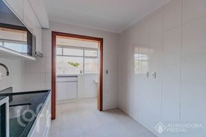 Image 15 - 889495