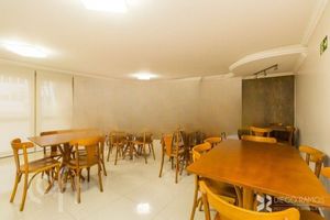 Image 1 - 889495