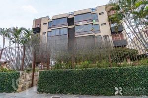 Image 9 - 889495