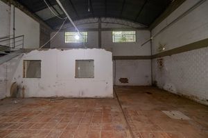 Image 3 - 889505