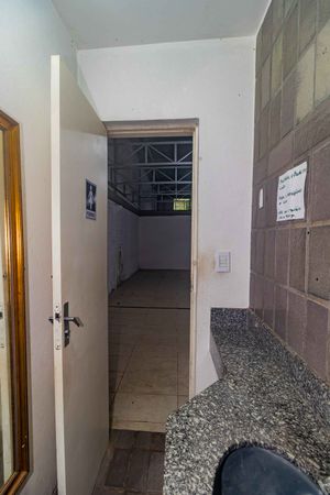 Image 27 - 889505