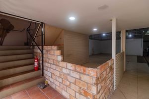 Image 32 - 889505