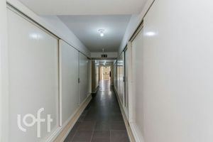 Image 3 - 889517