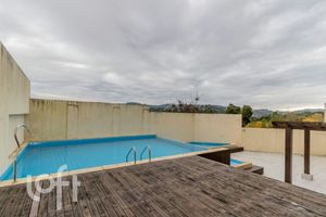 Image 12 - 889517