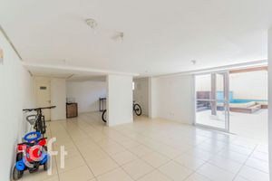 Image 6 - 889517