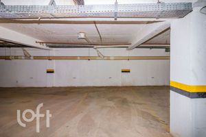 Image 7 - 889517