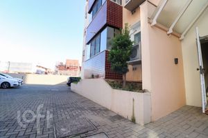 Image 19 - 889521