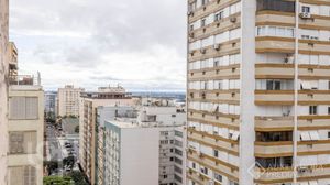 Image 37 - 889525