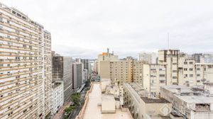 Image 32 - 889525