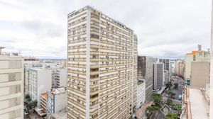 Image 9 - 889525