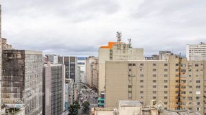 Image 19 - 889525