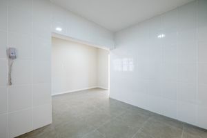 Image 20 - 889538