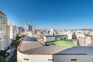 Image 16 - 889538