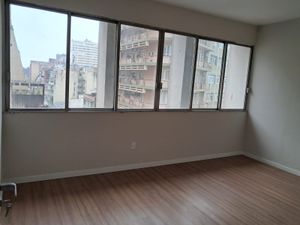 Image 12 - 889538