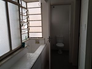 Image 8 - 889538