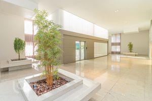 Image 31 - 889539