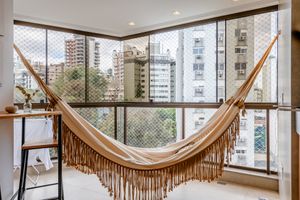 Image 8 - 889540