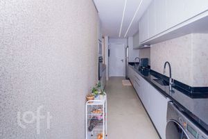 Image 19 - 889565