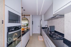 Image 15 - 889565