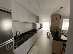 Image 7 - 889565