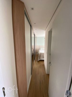 Image 20 - 889565