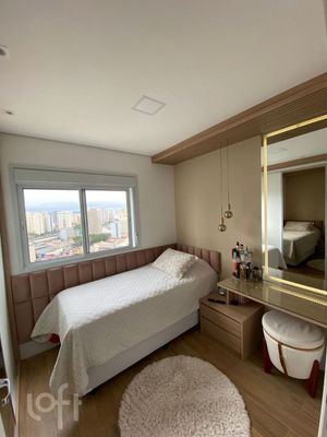 Image 18 - 889565