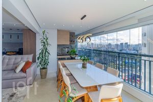 Image 8 - 889565
