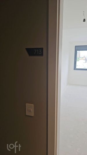 Image 3 - 889566