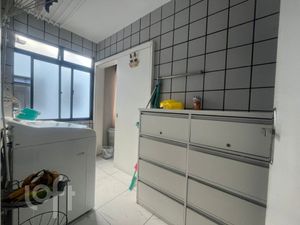 Image 8 - 889569