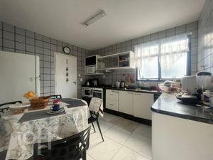 Image 7 - 889569