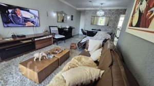 Image 19 - 889569