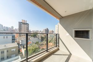 Image 4 - 889572
