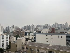Image 11 - 889572