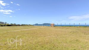 Image 29 - 889573