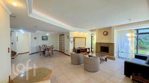 Image 8 - 889573