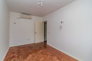 Image 10 - 889576