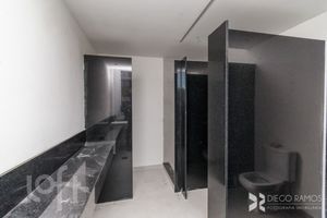 Image 11 - 889579