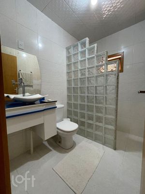 Image 19 - 889599