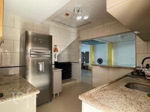 Image 9 - 889599