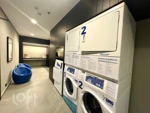 Image 8 - 889601