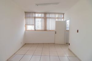 Image 7 - 889608
