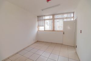 Image 8 - 889608
