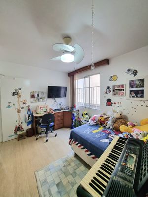 Image 7 - 889609