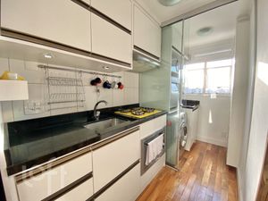 Image 11 - 889611