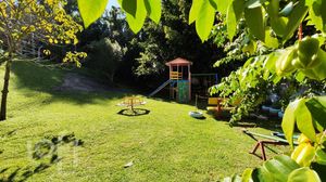 Image 29 - 889615