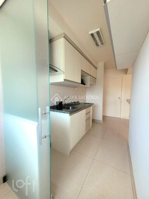 Image 3 - 889623