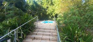 Image 8 - 889624