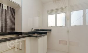 Image 6 - 889627
