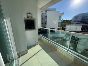 Image 4 - 889637