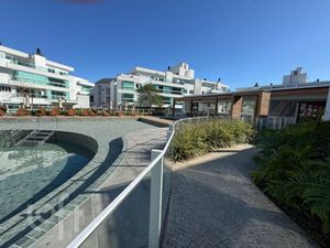 Image 49 - 889637